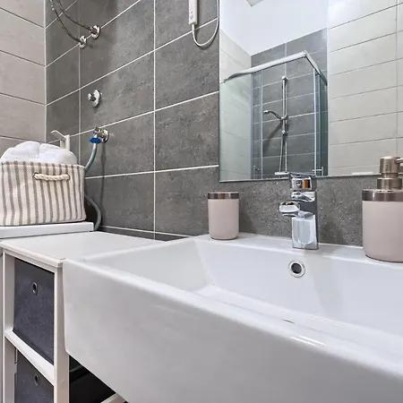 Διαμέρισμα Modern With Sea View 150 Meters To *