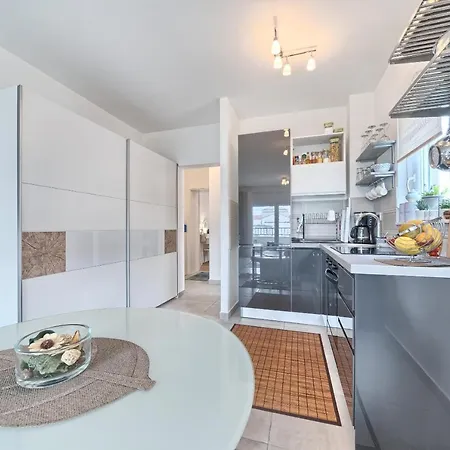 Διαμέρισμα Modern With Sea View 150 Meters To *