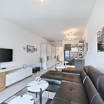 Modern With Sea View 150 Meters To Lägenhet